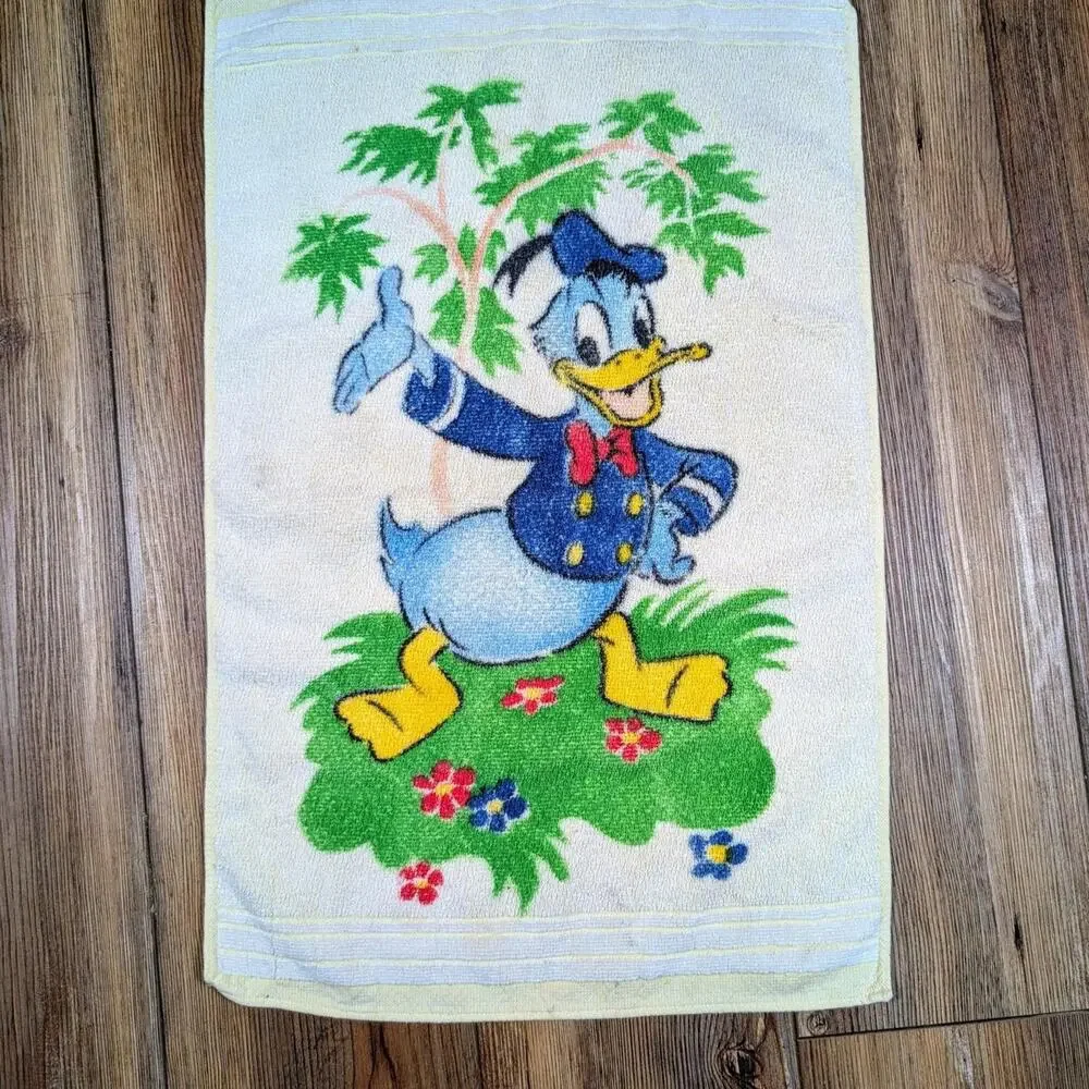 VINTAGE DISNEY DONALD DUCK BATHROOM TOWEL